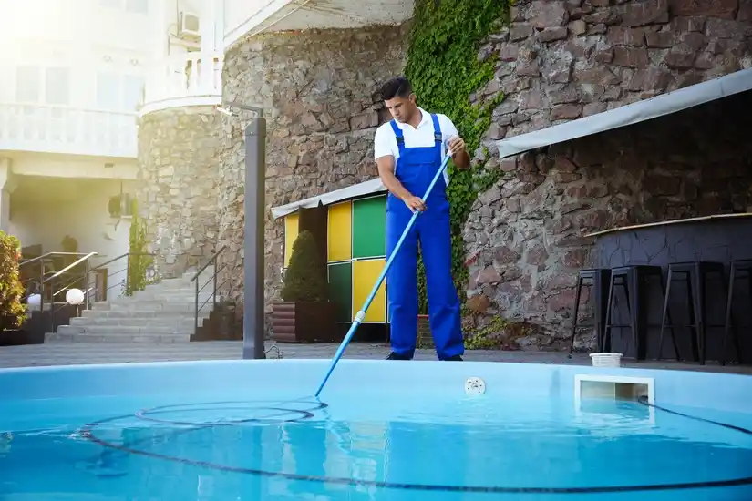Service nettoyage piscine