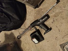 Location pistolet a colle