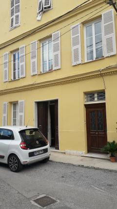 Location logement contre service
