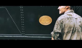 Service montage video