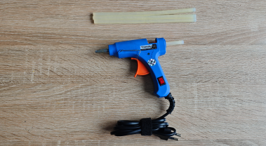 Location pistolet a colle