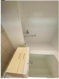 Location logement contre service