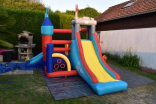 Location chateau gonflable