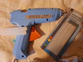 Location pistolet a colle