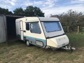 Location camping car adria