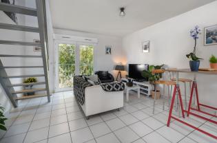 Location logement contre service