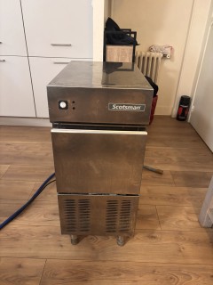 Location machine a glacons