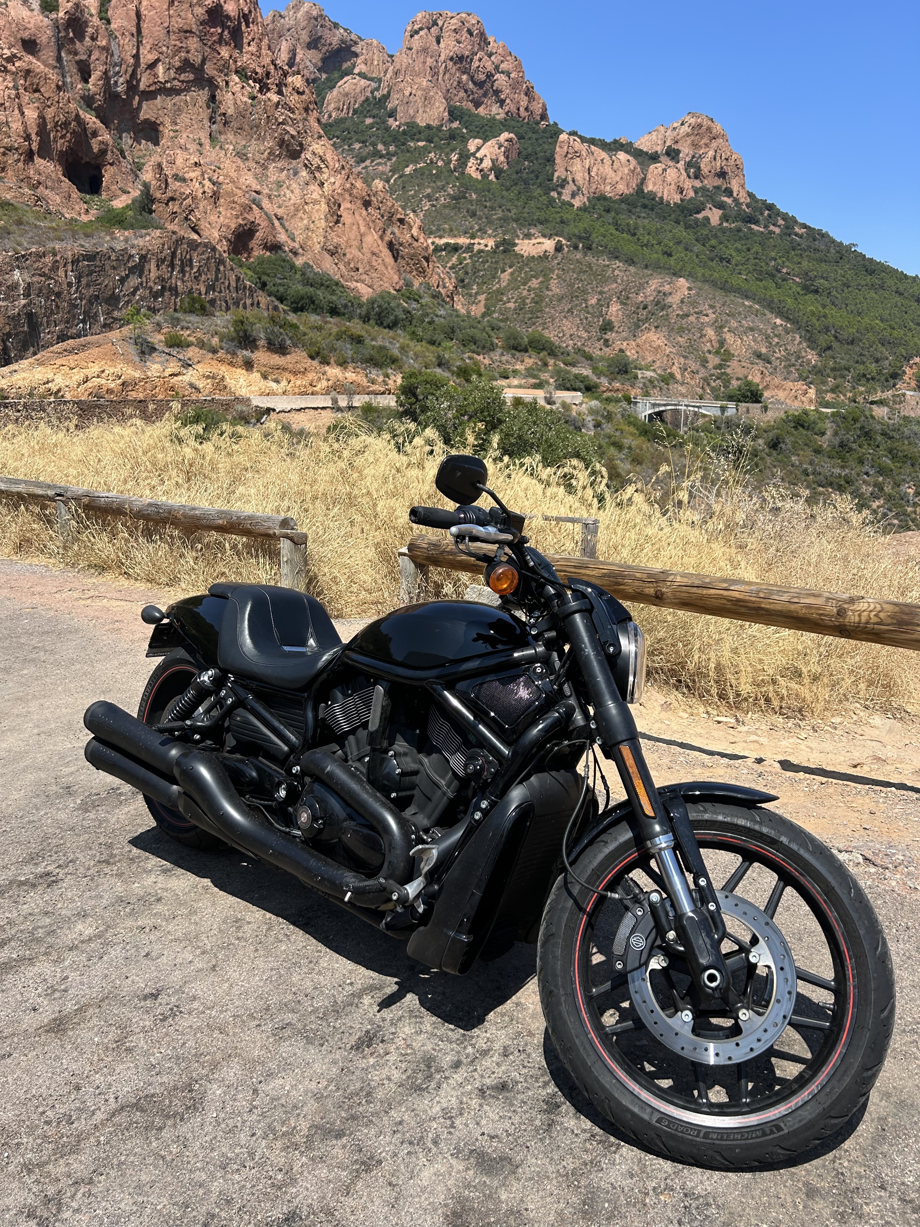 Location moto entre particuliers (83)